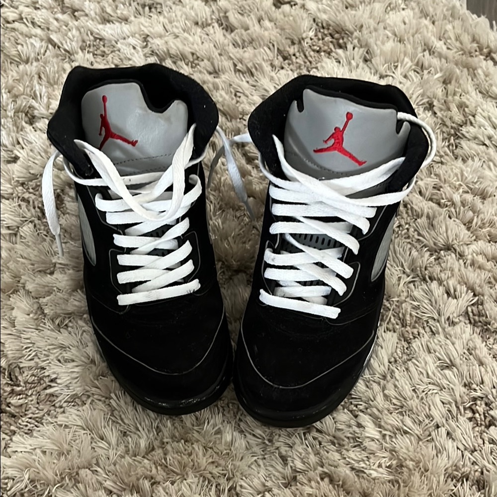 Kids Jordan retro 5 metallic sneakers